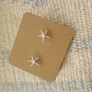 Starfish post stud earrings silver tone dainty look NWT